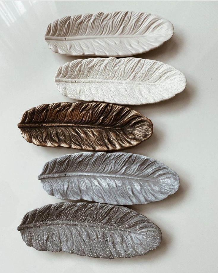 Handmade Gypsum Feather Leaf Tray – Elegant Decorative Jewelry & Vanity Dish